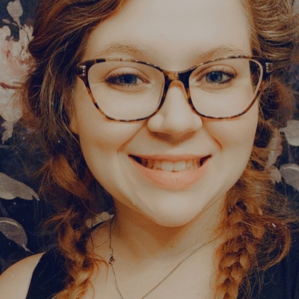 Meet your Posher, Alexis